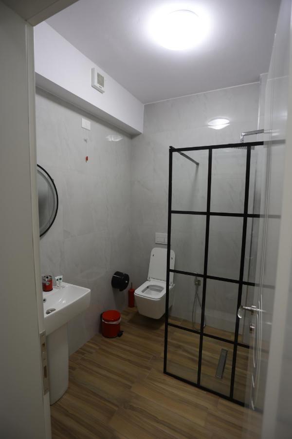 House Of Horses Shtepia E Kuajve Hotel Korce Bagian luar foto