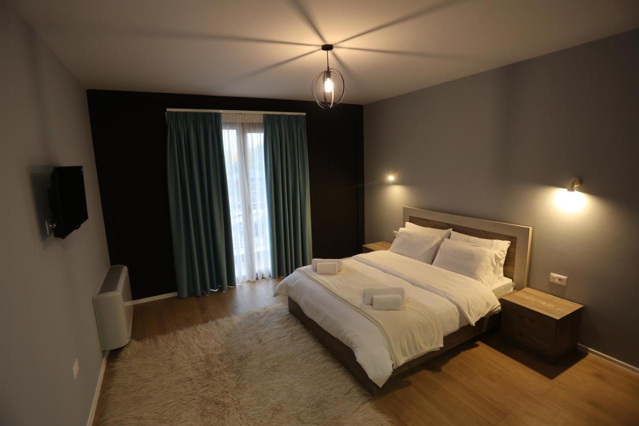 House Of Horses Shtepia E Kuajve Hotel Korce Bagian luar foto